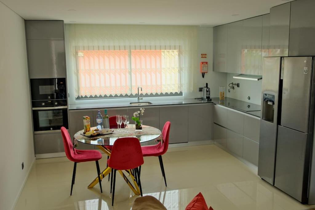Avenida House A 700 Metros Da Praia エシュポゼンデ エクステリア 写真